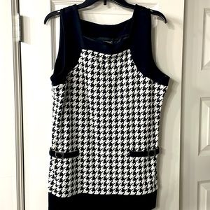 Frank Lyman Design black & off-white houndstooth tunic